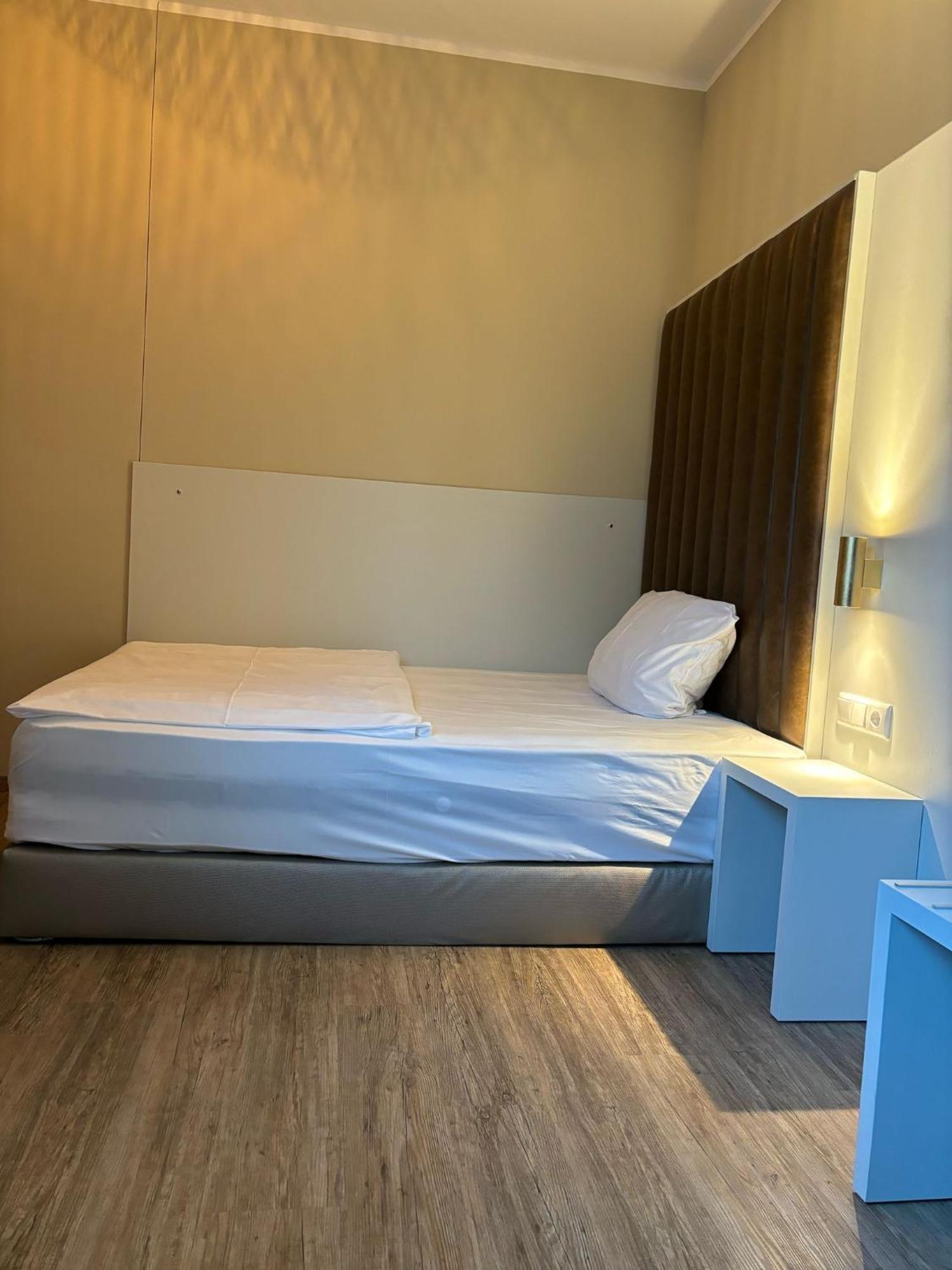 Hotel Athen Kelsterbach Frankfurt Airport Exterior foto