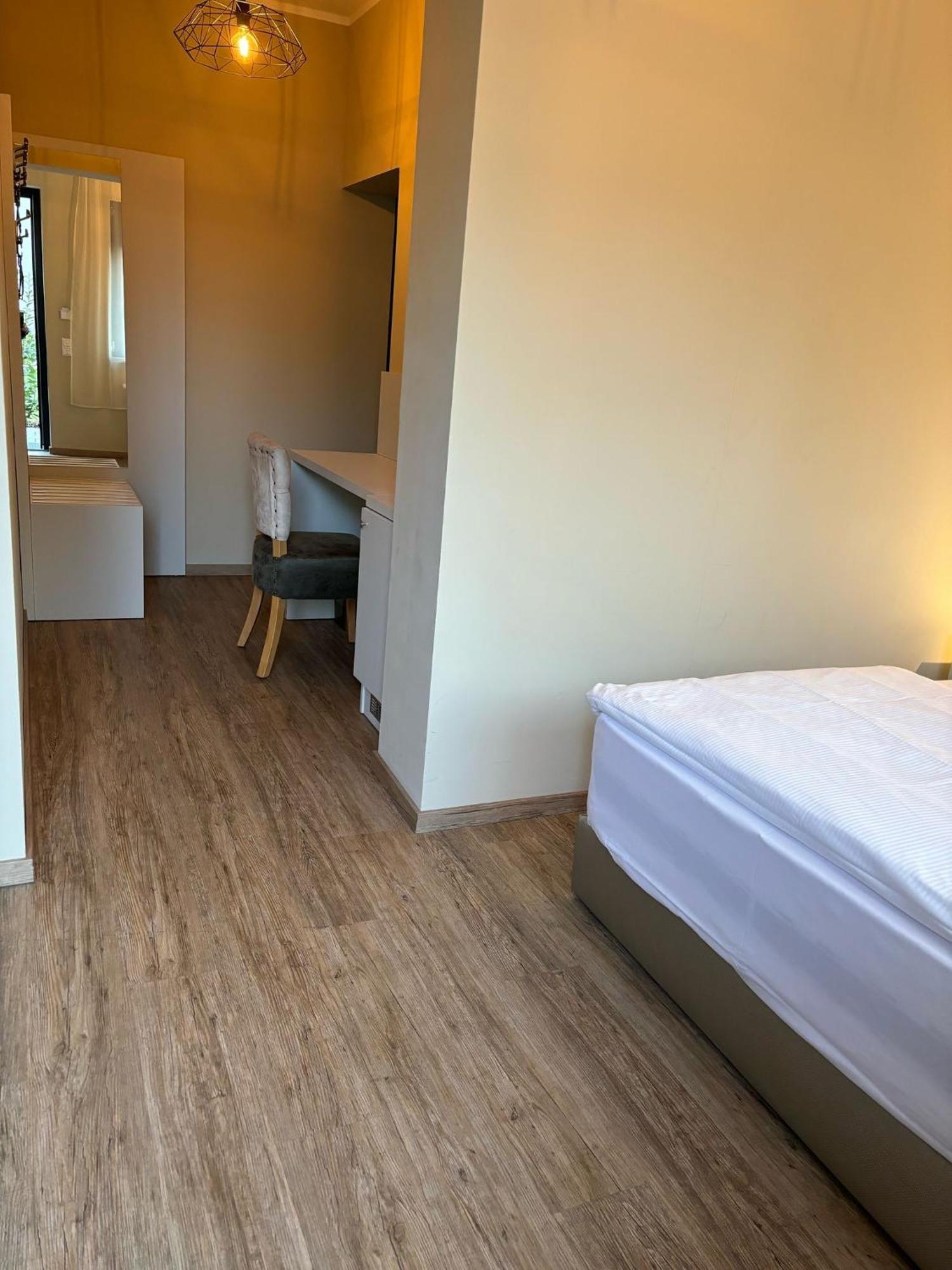 Hotel Athen Kelsterbach Frankfurt Airport Exterior foto