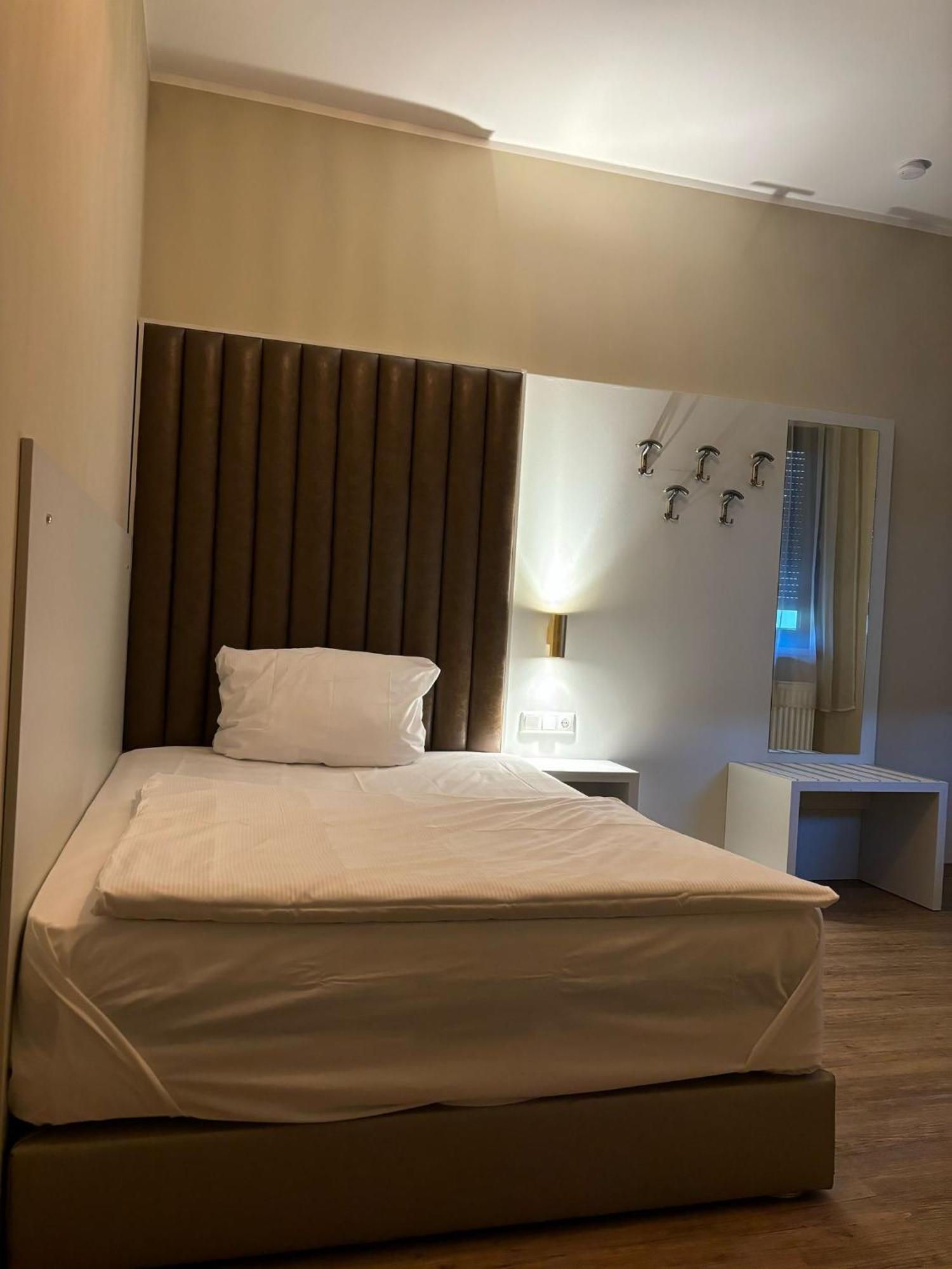 Hotel Athen Kelsterbach Frankfurt Airport Exterior foto